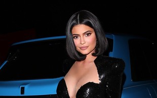 Kylie Jenner pokazala nosečniško fotografijo, ki jo do zdaj še nismo videli