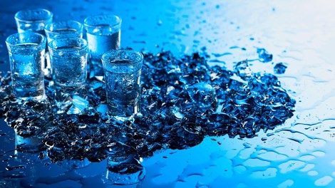 Vodka ni samo alkoholna pijača, v pravi kombinaciji je lahko odlično čistilo!