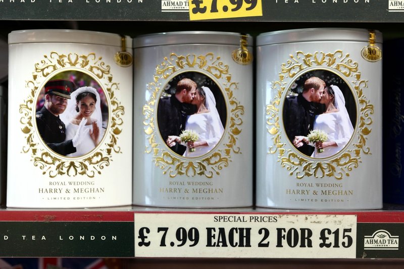 Prek spleta ni več mogoče kupiti spominkov s poroke princa Harryja in Meghan Markle (foto: Profimedia)