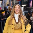 Igralka Blake Lively se je na ulicah New Yorka pojavila v modni kombinaciji, ki je bila všeč le redkim