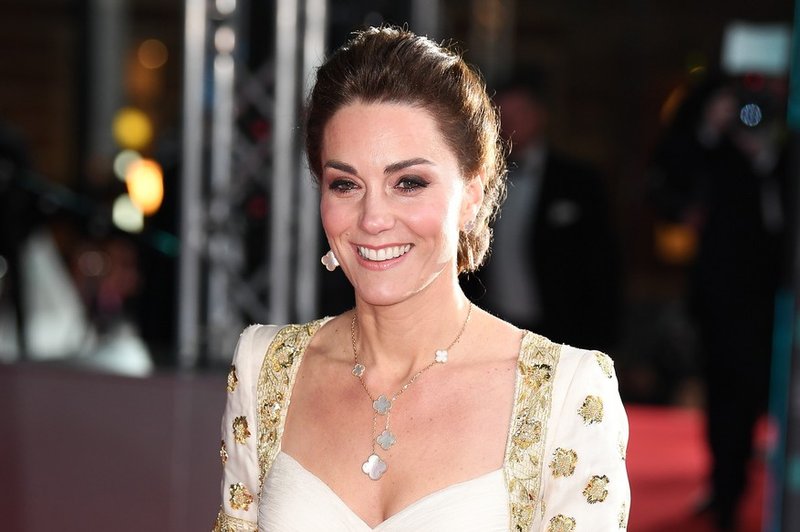 Vojvodinja Kate Middleton presenetila z globokim dekoltejem (foto: Profimedia)