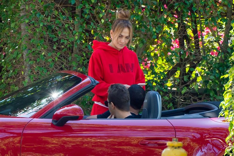 Tako je 50 letna Jennifer Lopez videti čisto brez ličil (foto: Profimedia)