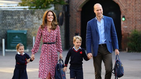 Princ George in princesa Charlotte še naprej  v šoli, nekaj njunih sošolcev zaradi koronavirusa v karanteni