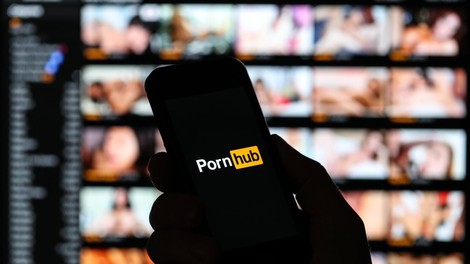 V času izolacije in koronavirusa porno stran Pornhub beleži rekordne številke!