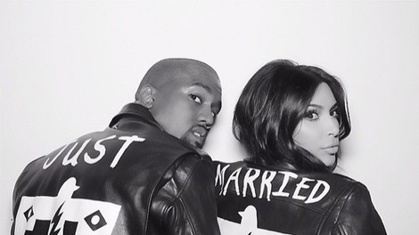 Je Kim Kardashian s to sliko hotela utišati govorice o ločitvi? Pokazala je, koliko ji pomeni družina!