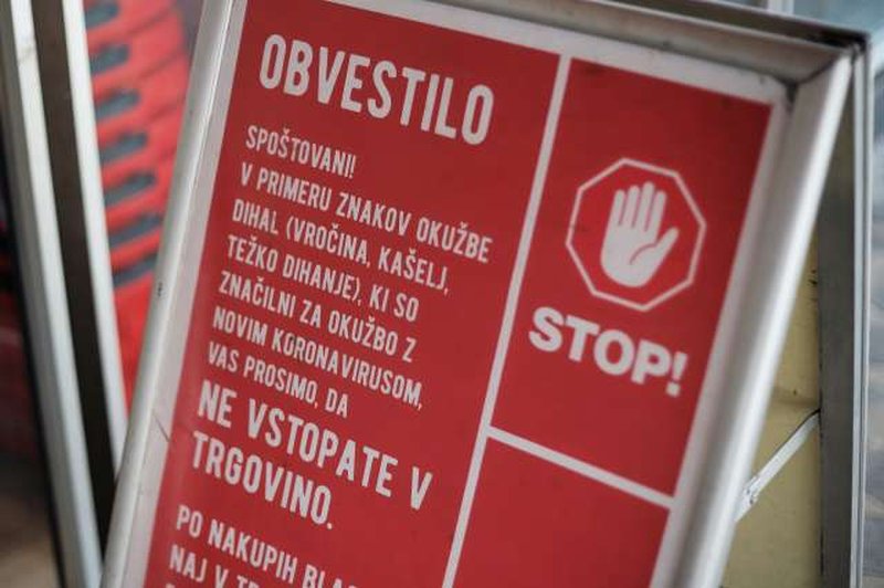 Grožnje in pritiski v trgovinah: V Mercatorju kupce pozivajo k strpnosti (foto: STA/Daniel Novaković)