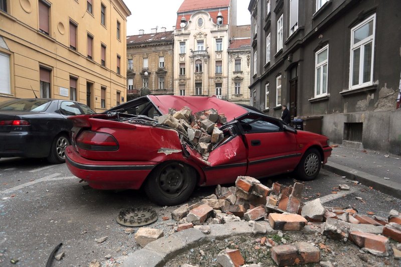 Poglejte si posnetek nadzorne kamere, ki je ujela potres v Zagrebu (foto: Profimedia)