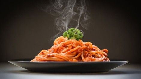 Kuharija v času koronavirusa: Preprost recept za okusne špagete!