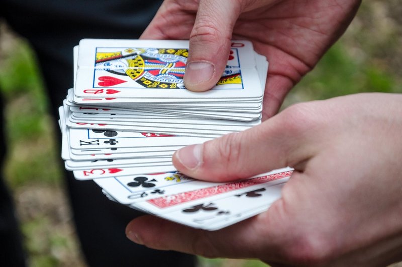 Vedeževanje s pomočjo igralnih kart: Poglejte, kako lahko to veščino osvojite tudi vi! (foto: Profimedia)