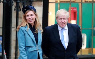 Na Downing Streetu prvič neporočeni par: K Johnsonu se bo preselilo tudi njegovo delke