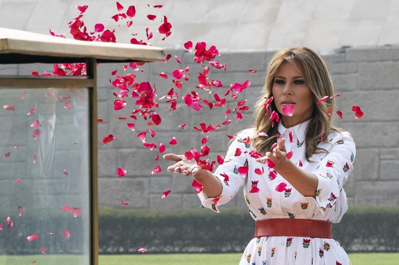 Pomladna modna kombinacija Melanie Trump, ki je pravi modni hit (foto: Profimedia)