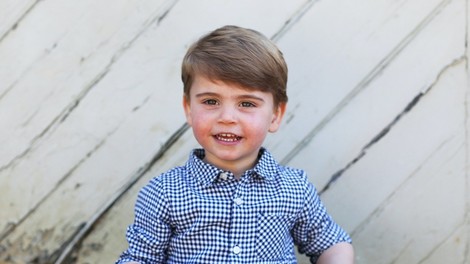 To je nova fotografija malega princa Louisa, ki jo morate videti, nadvse je ljubek
