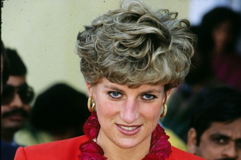 Princesa Diana je veljala za upornico, prekršila je tudi to strogo pravilo glede rojevanja in utrla pot vojvodinjama Kate in Meghan (foto: Profimedia)