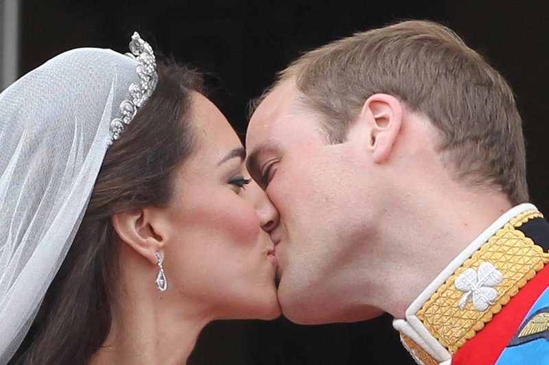 Mineva 9 let od poroke Kate Middleton in princa Williama, na poroki pa so vsi šepetali le o zadnjici Pippe Middleton (foto: Profimedia)