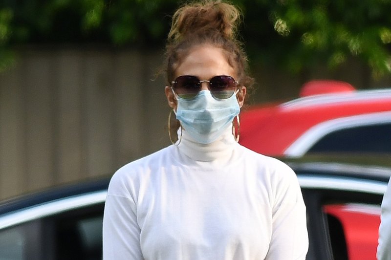 Jennifer Lopez kljub izbruhu koronavirusa ostaja pozitivna (foto: Profimedia)