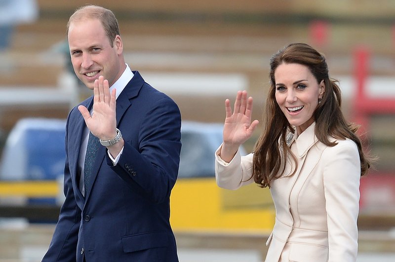 Tako zaljubljeno fotografijo princa Williama in Kate Middleton nikoli ne vidimo, prizor, ki ga ne gre zamuditi (foto: Profimedia)