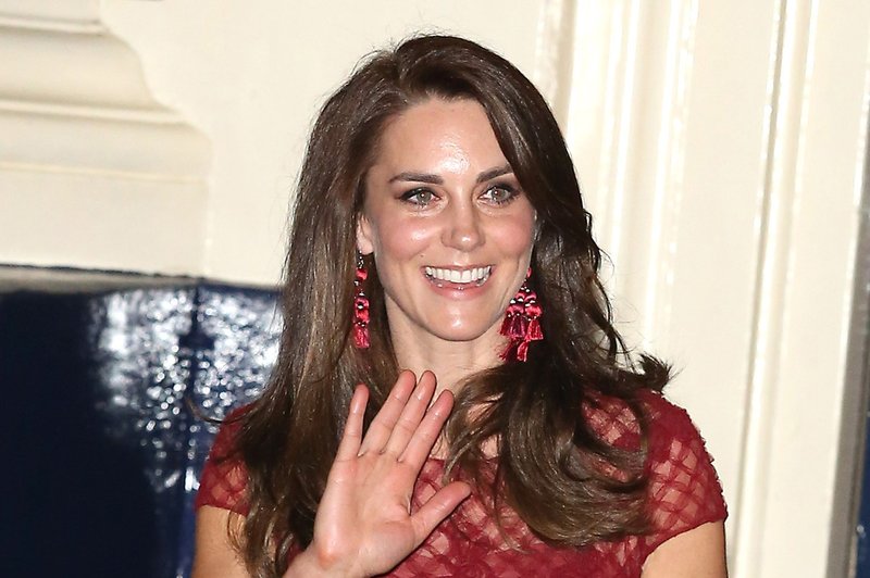 Prebrisani modni trik, ki se mu ni mogla upreti niti vojvodinja Kate Middleton: Preprost, a učinkovit! (foto: Profimedia)