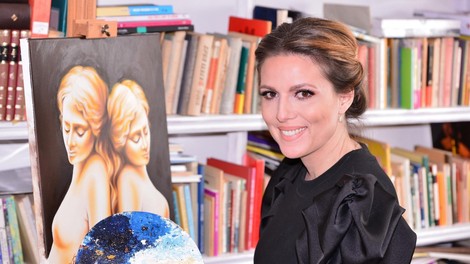 Patricija Simonič, soproga Giannija Rijavca, je slikarka in ekonomistka v enem