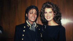 Nekaj časa se je igralka videvala tudi s pevcem Michaelom Jacksonom.