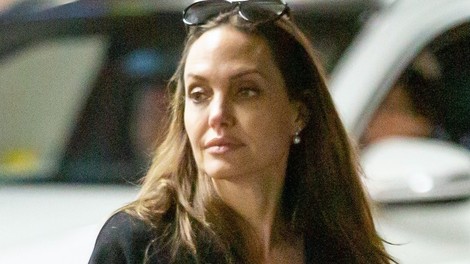 Angelina Jolie spet zelo suha, zdravniki pa pravijo: "Jej, sicer se ne bo dobro končalo!"