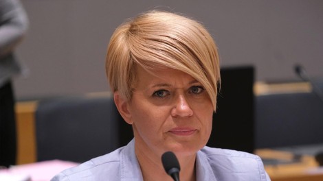 Po mnenju KPK je Aleksandra Pivec kršila zakon o integriteti