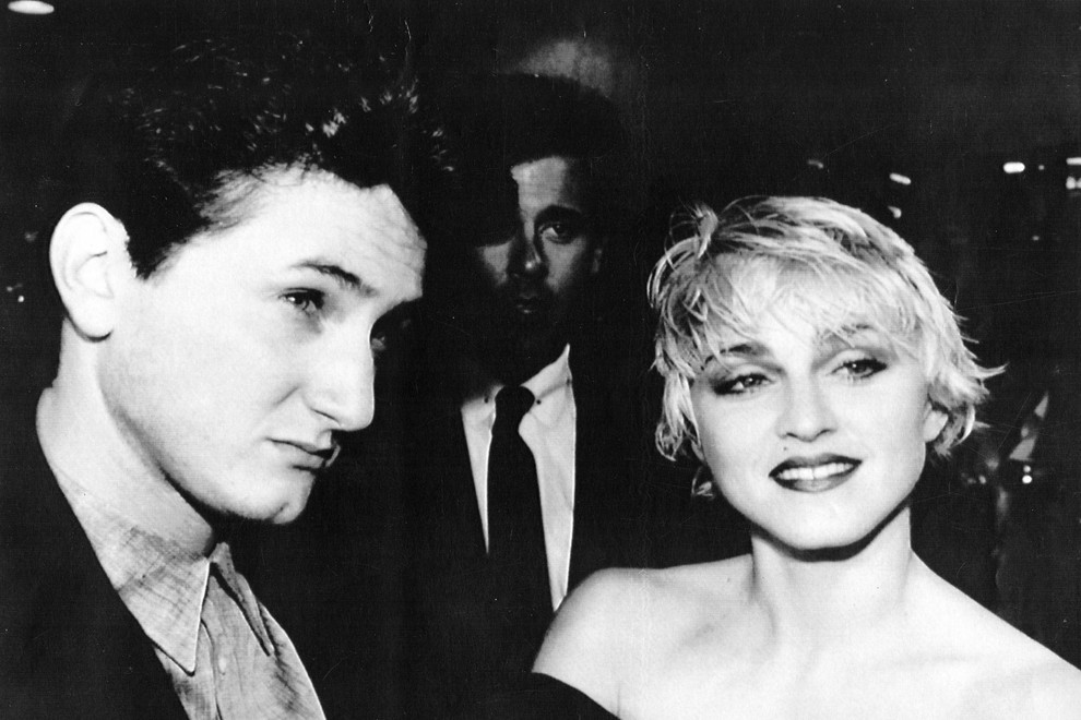 Prvič je bila Madonna poročena z igralcem Seanom Pennom.