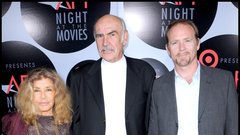 Sean Connery s soprogo Micheline Roquebrune in sinom Jasonom.