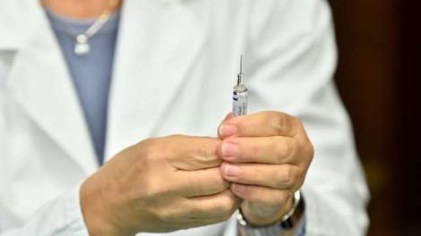 Brezplačno cepljenje proti gripi letos tudi za majhne otroke