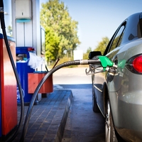 Carina nadzira voznike, ki točijo cenejše gorivo v sosednjih državah