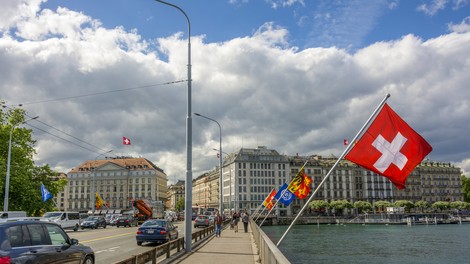 Za Slovence od ponedeljka v Švici obvezna karantena