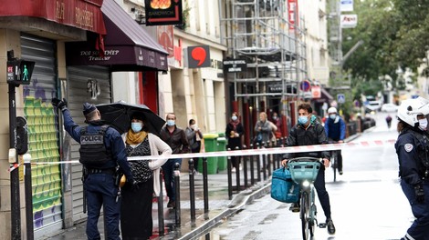 Napad v Parizu francosko tožilstvo obravnava kot teroristično dejanje