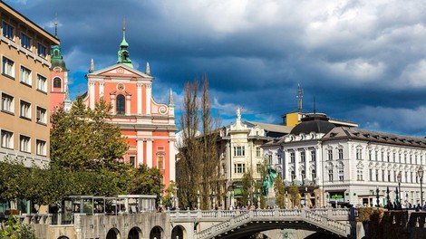 Podatki o širjenju okužbe skrbijo slovensko vlado