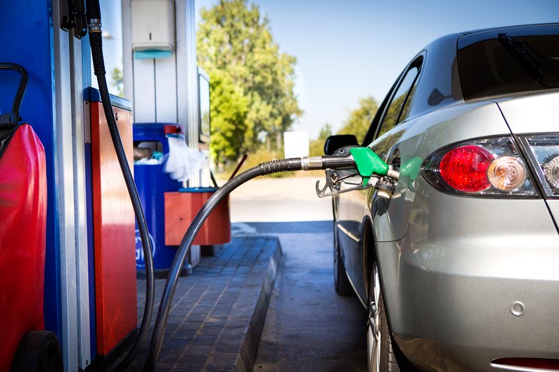 Takšne bodo že v torek cene bencina, to je vse kar vemo do zdaj (foto: Shutterstock)