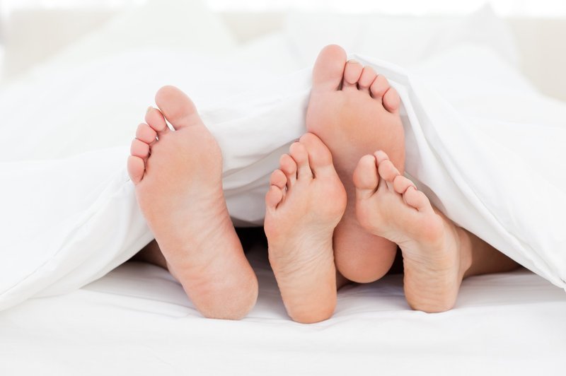 Ups! Poškodbe pri seksu: Najpogosteje se pada s postelje, pa tudi s pralnega stroja ... (foto: Profimedia)