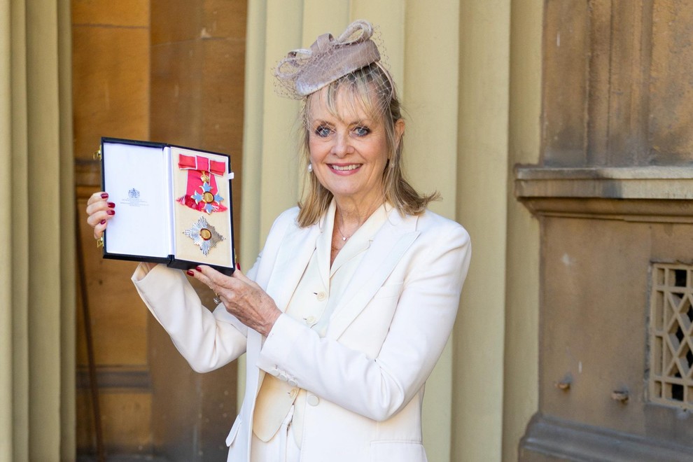 Lesley Lawson - Twiggy je 14. marca 2019 ponosno prejela naziv britanskega viteškega reda - dama.