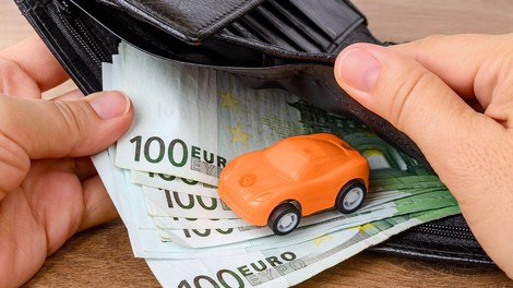 Vlada potrdila predlog za nižjo obdavčitev avtomobilov
