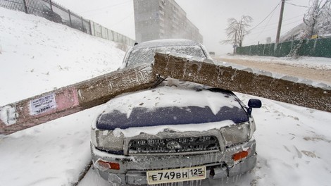 Ledeni dež v Vladivostoku: 150.000 ljudi brez vode in elektrike