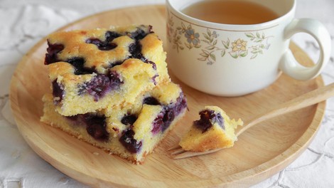Najboljši čajni kolač - borovnice, mandlji in limona: Z njim se posladkajte v jesenskih dneh