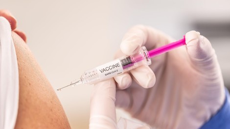 Države se pospešeno pripravljajo na cepljenje proti covidu-19