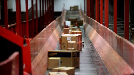 Pošta zaradi epidemije beleži še večji obseg paketnih pošiljk
