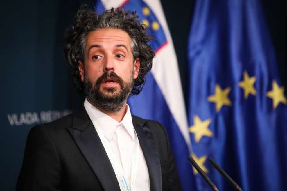 Ste že videli, kako simpatično soprogo ima Mario Fafangel? Res je nadvse očarljiva! (foto: Anže Malovrh/STA)