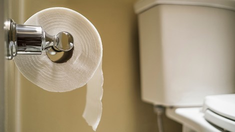 Ne boste verjeli, kaj o vaši osebnosti pove način nameščanja rolice toaletnega papirja
