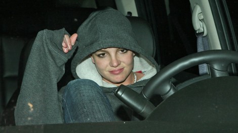 Po spletu se širi posnetek komika, ki se leta 2007 ni hotel norčevati iz Britney Spears