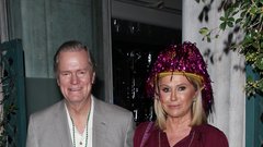 Na veliki zabavi za Billyjev 63. rojstni dan, ki je bila na Beverly Hillsu, sta bila tudi Kathy in Richard Hilton, starša Paris Hilton.
