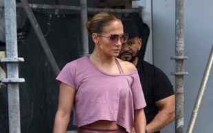 Uf, Jennifer Lopez v miniaturnih bikinkah čisto obnorela oboževalce, ta prizor je nepozaben!