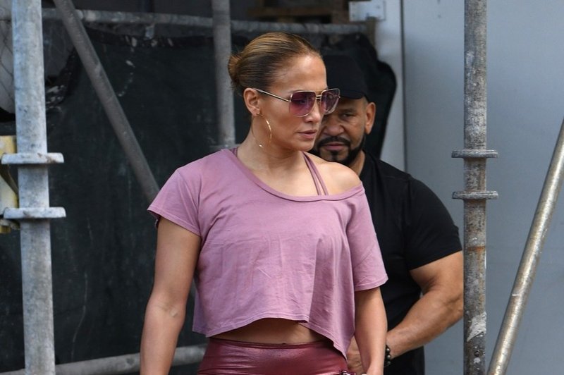 Uf, Jennifer Lopez v miniaturnih bikinkah čisto obnorela oboževalce, ta prizor je nepozaben! (foto: Profimedia)