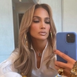 Ajej, Jennifer Lopez so si takole grdo privoščili, kritiki so jo spraševali: "Ali imaš doma ogledalo?"