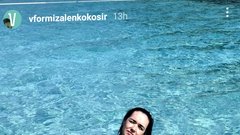 Alenka Ružič Jovović v kopalkah: Takole je pri 51 letih videti v tem mini bikiniju, njena postava je sanjska