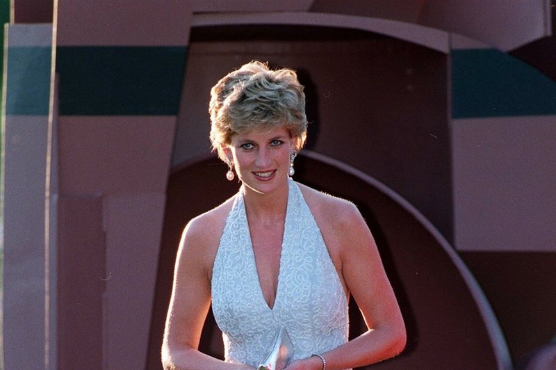 Čevlji, ki jih je včasih nosila princesa Diana in z njimi kršila pravila, so zdaj spet totalno trendovski (foto: Profimedia)
