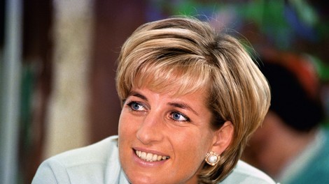 Princesa Diana v kopalkah: Ta noro visok izrez vas bo navdušil, kako zelo lepa je bila